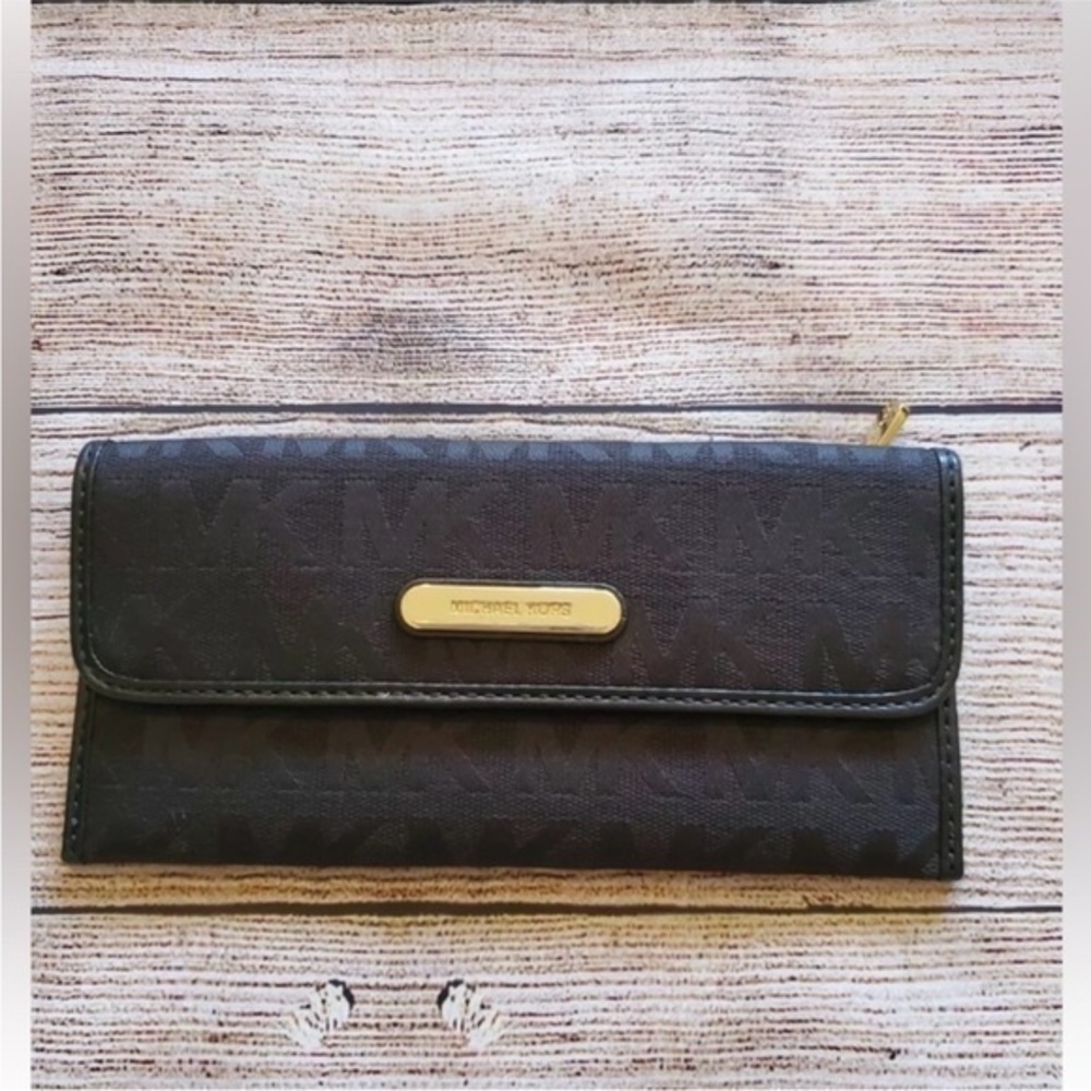Michael Kors Monogram Black Wallet with Textured Leather and Flap Closure
